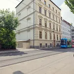 Leonart Living 32 Apartment